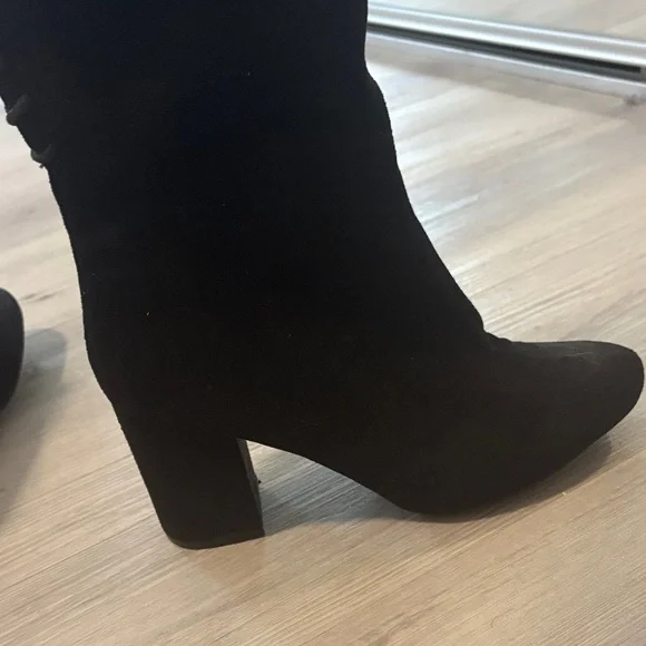 Black Over-the-Knee Lace-Up SuedeWomen's Boots - Picture 4 of 4